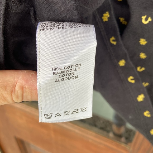 True Religion‎ t shirt. Black & gold. Size Small - Picture 4 of 5